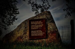 memorial-stone-5027698_960_720.jpg